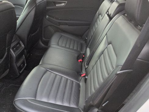 Used 2017 Ford Edge SEL w/ Equipment Group 201A image 6