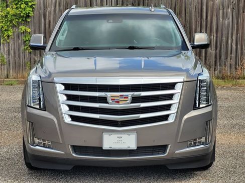 Used 2019 Cadillac Escalade Premium Luxury RWD image 2