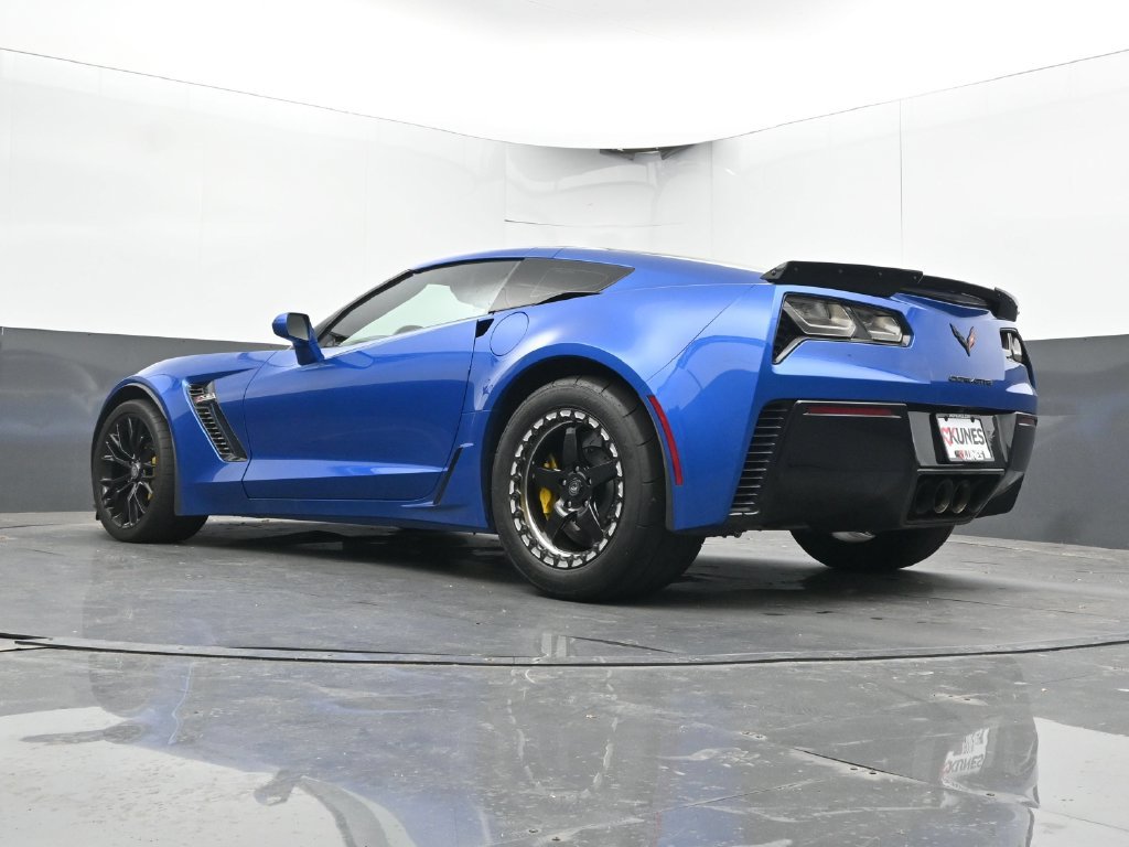Used 2016 Chevrolet Corvette Z06 w/ 2LZ Preferred Equipment Group RWD image 29