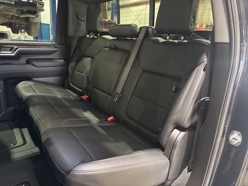 Used 2024 GMC Sierra 3500 SLT w/ SLT Convenience Package image 40