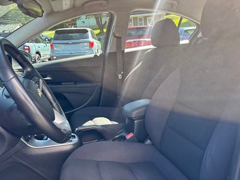 Used 2013 Chevrolet Cruze LT FWD image 12