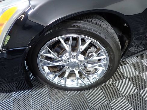 Used 2005 Cadillac XLR RWD image 32