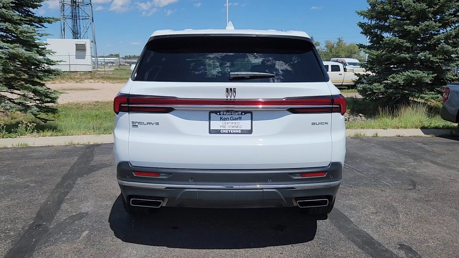 Used 2025 Buick Enclave Preferred AWD/4WD image 21
