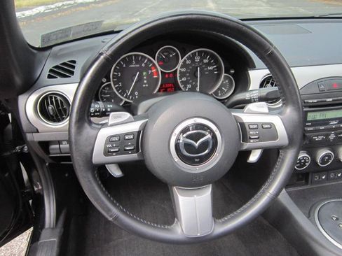 Used 2011 MAZDA MX-5 Miata Grand Touring w/ Premium Pkg image 12