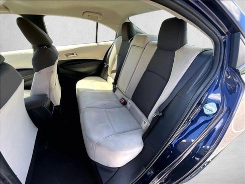 Used 2021 Toyota Corolla LE FWD image 25