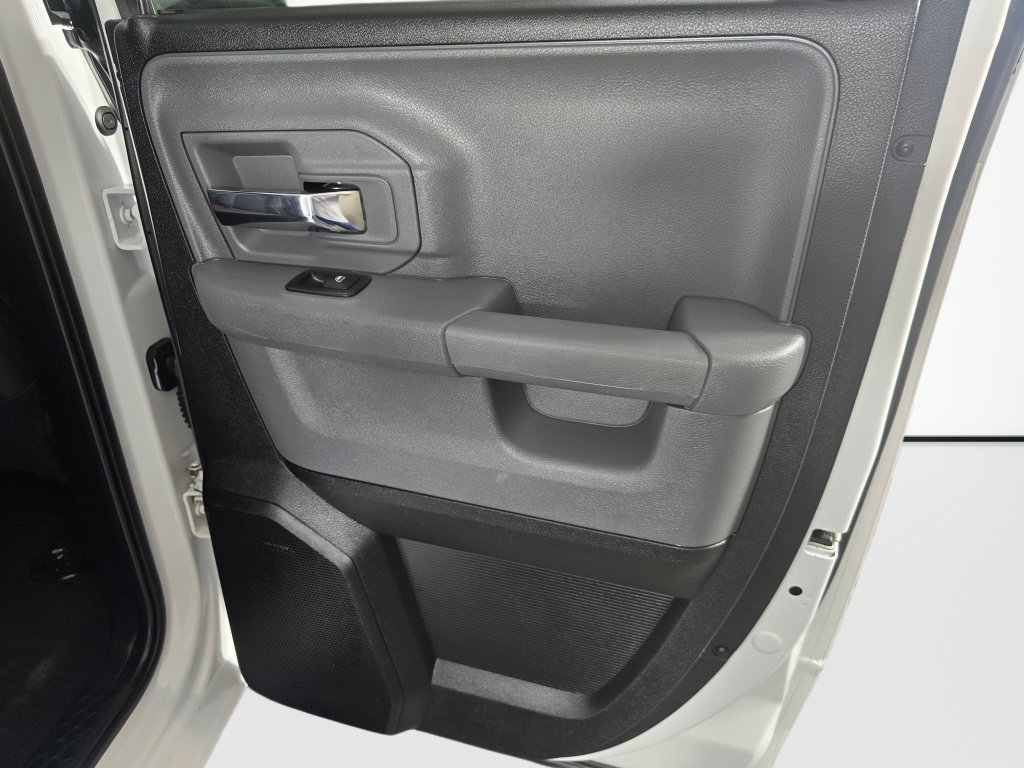 Used 2024 RAM 1500 Classic SLT AWD/4WD image 39