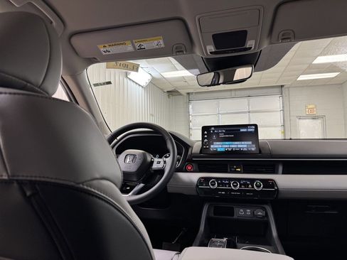 New 2025 Honda Pilot EX-L image 21