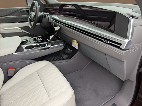 New 2025 Cadillac Escalade IQ Sport 1 w/ LPO, ONYX Package AWD/4WD image 17