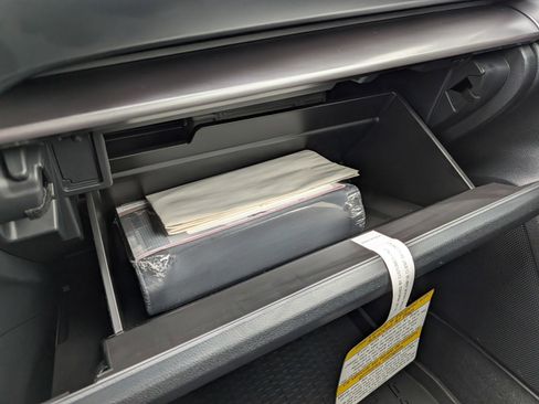 Used 2025 Subaru Impreza 2.0i image 32