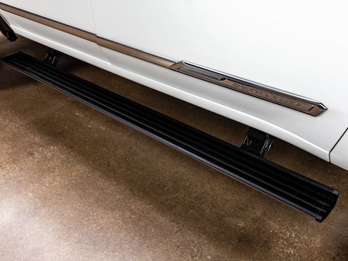 Used 2024 Chevrolet Silverado 2500 High Country w/ Technology Package image 12