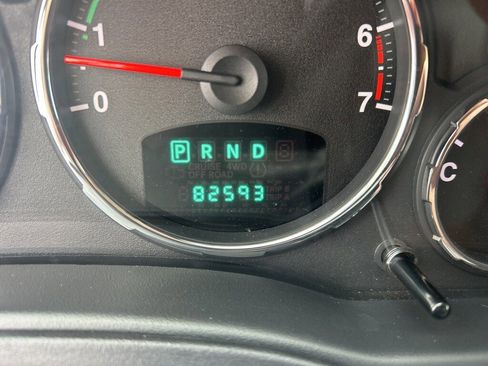 Used 2012 Jeep Liberty Limited Jet image 9