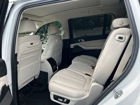 Used 2022 BMW X7 xDrive40i w/ Premium Package AWD/4WD image 45