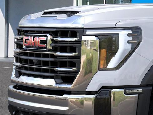 New 2026 GMC Sierra 2500 SLE w/ SLE Value Package; AWD/4WD image 40