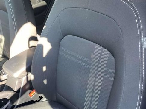 Used 2024 Hyundai Venue SEL FWD image 18