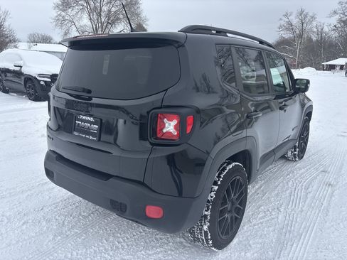 Used 2017 Jeep Renegade Altitude image 4