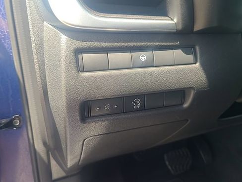 Used 2023 Nissan Rogue SV AWD/4WD image 13