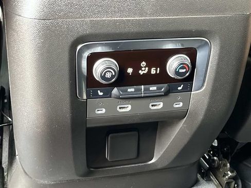 Used 2023 Chevrolet Suburban High Country w/ Advanced Technology Package AWD/4WD image 18