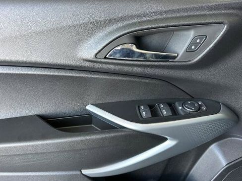 New 2026 Chevrolet Trax LS w/ LS Convenience Package FWD image 11