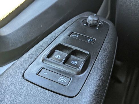 Used 2025 RAM ProMaster 2500 w/ Convenience Group FWD image 24