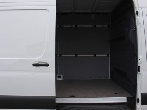 Used 2025 Mercedes-Benz Sprinter 2500 image 14