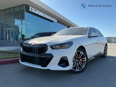 New 2026 BMW 530i w/ M Sport Package RWD image 1
