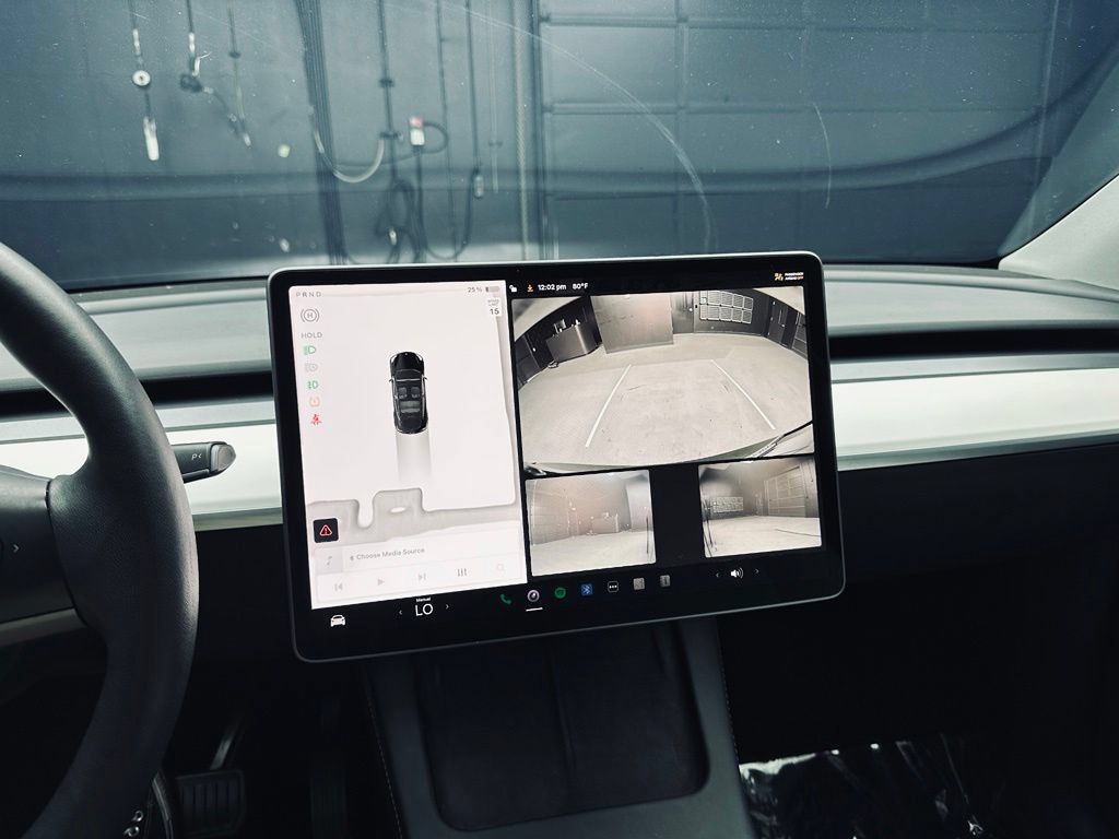 Used 2023 Tesla Model Y Long Range AWD/4WD image 30