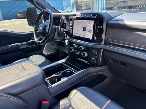 Used 2023 Ford F250 Platinum w/ FX4 Off-Road Package AWD/4WD image 13