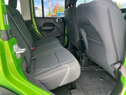 Used 2025 Jeep Wrangler Willys image 19