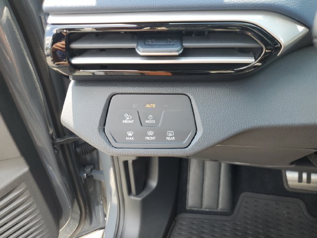 Certified 2025 Volkswagen ID.4 Pro S AWD/4WD image 35