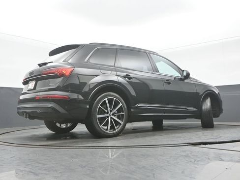 Used 2023 Audi Q7 3.0T Premium Plus w/ Premium Plus Package AWD/4WD image 32