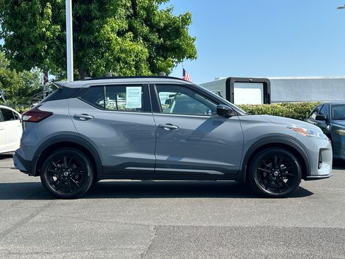 Certified 2021 Nissan Kicks SR w/ Interior Electronics Package FWD image 3