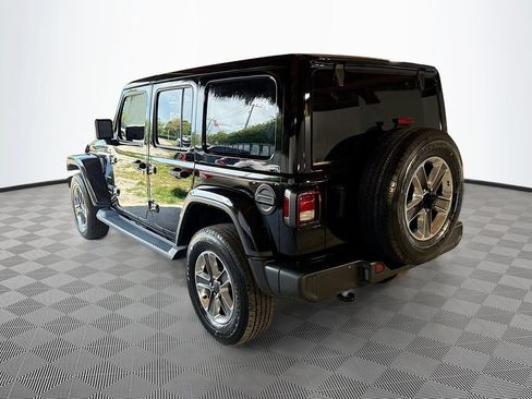 Used 2022 Jeep Wrangler Unlimited Sahara AWD/4WD image 8