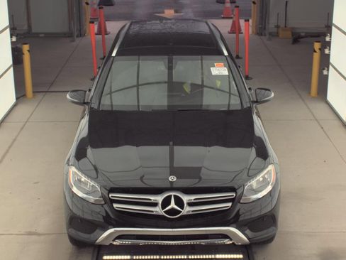 Used 2019 Mercedes-Benz GLC 300 GLC 300 w/ Premium Package image 2