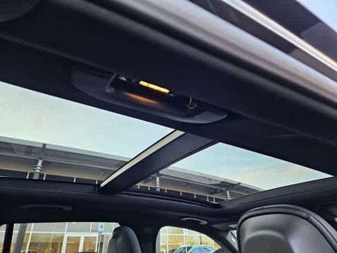 Used 2026 Mercedes-Benz GLC 300 image 22