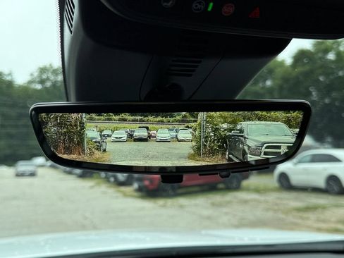 New 2026 Chevrolet Traverse LT w/ Sun and Wheel Package FWD image 18