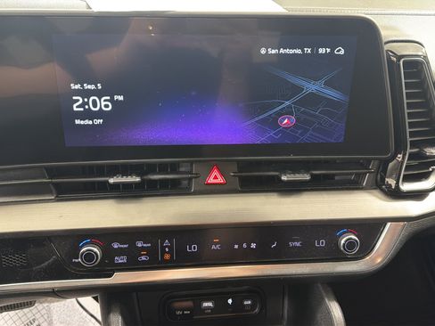 Used 2024 Kia Sportage EX FWD image 17