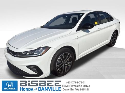 Used 2025 Volkswagen Jetta Sport FWD image 1