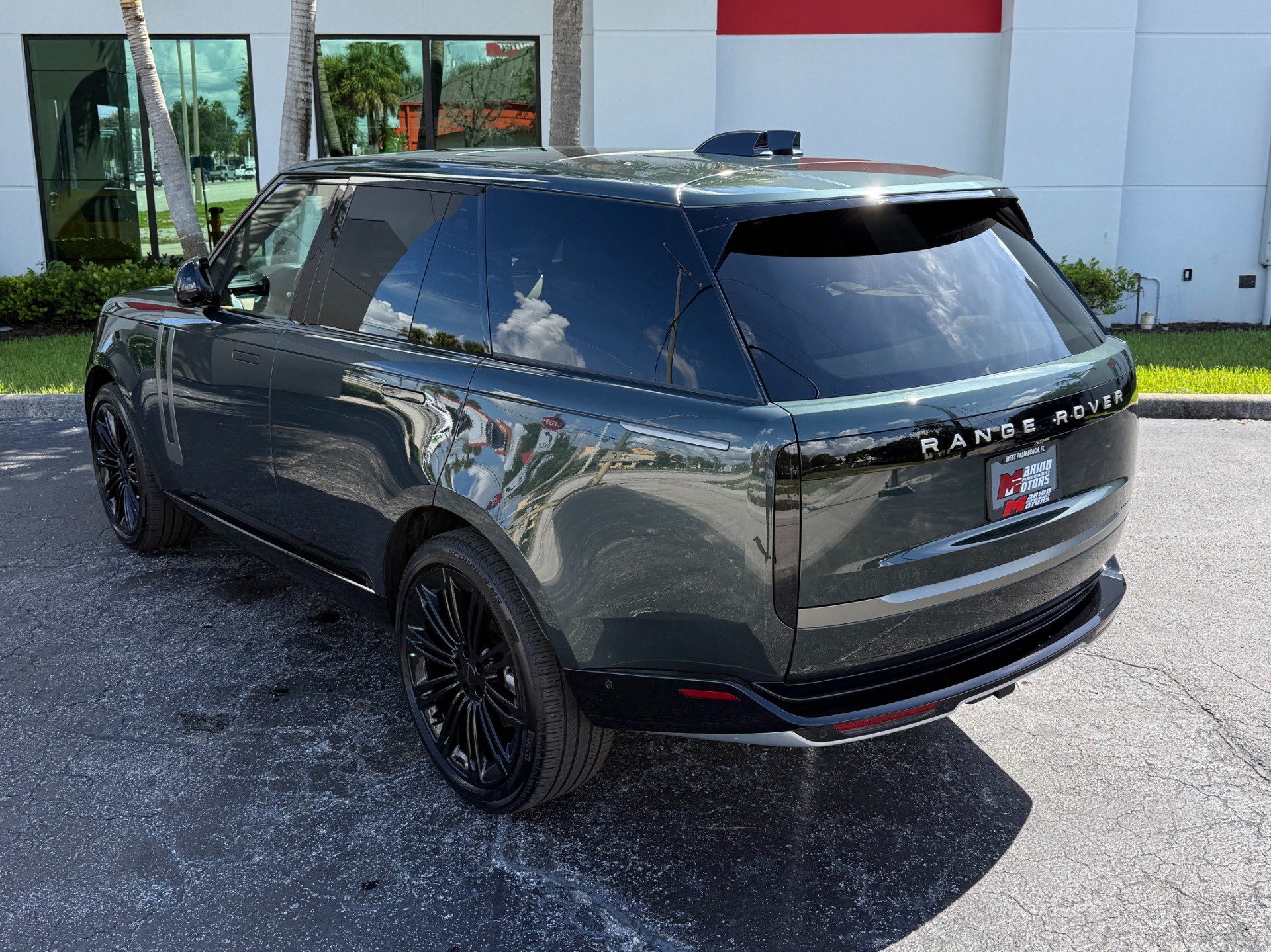 Used 2026 Land Rover Range Rover SE AWD/4WD image 14