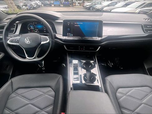 Certified 2026 Volkswagen Atlas Cross Sport SE FWD image 16