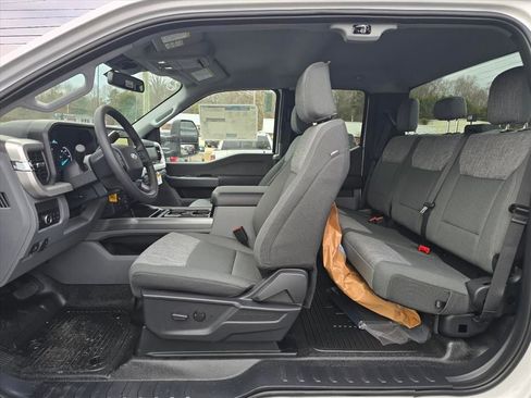 New 2026 Ford F550 4x4 SuperCab Super Duty w/ XLT Value Package image 9