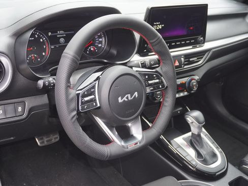 Used 2023 Kia Forte GT-Line w/ GT-Line Premium Package FWD image 6
