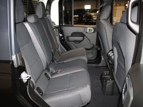 New 2026 Jeep Gladiator Sport image 29