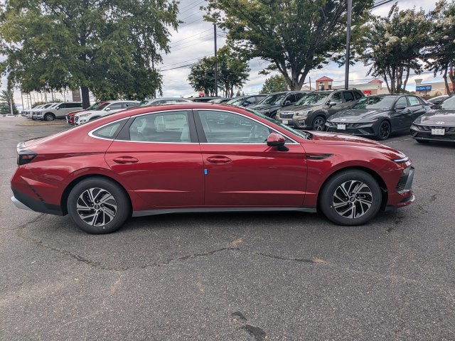 New 2026 Hyundai Sonata Blue FWD image 3