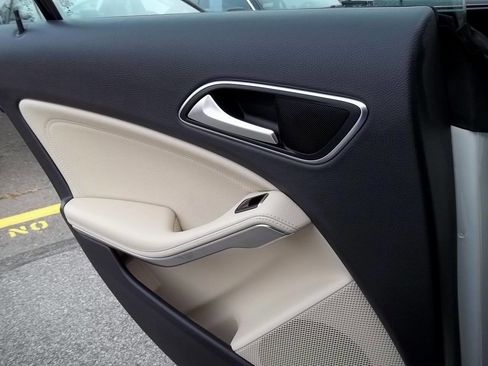 Used 2014 Mercedes-Benz CLA 250 4MATIC image 13