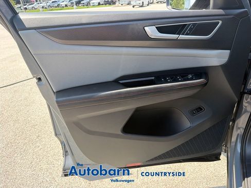 Certified 2024 Volkswagen Atlas Peak Edition SE AWD/4WD image 9