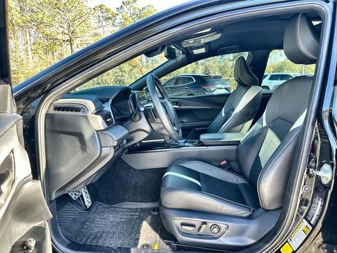 Used 2025 Toyota Camry SE image 18