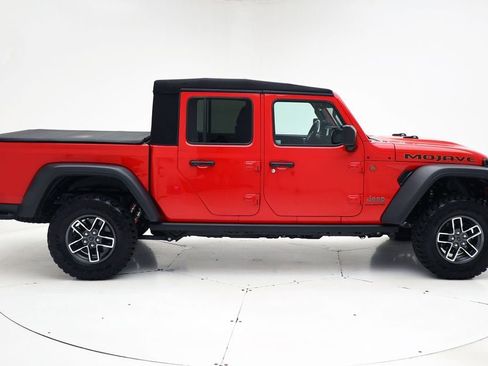 Used 2024 Jeep Gladiator Mojave w/ Dual Top Group AWD/4WD image 3
