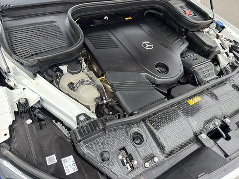 Used 2025 Mercedes-Benz GLS 450 4MATIC image 39