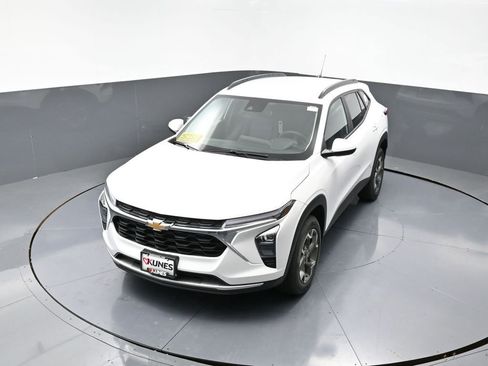 New 2025 Chevrolet Trax LT w/ Driver Confidence Package image 38