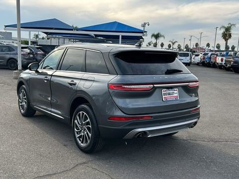 Used 2022 Lincoln Corsair Standard w/ Equipment Group 101A image 5